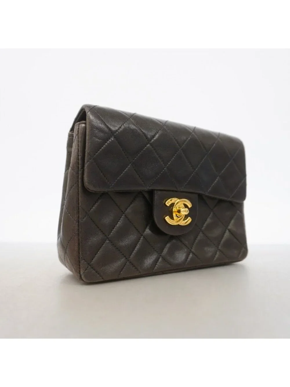 CHANEL zipper external good