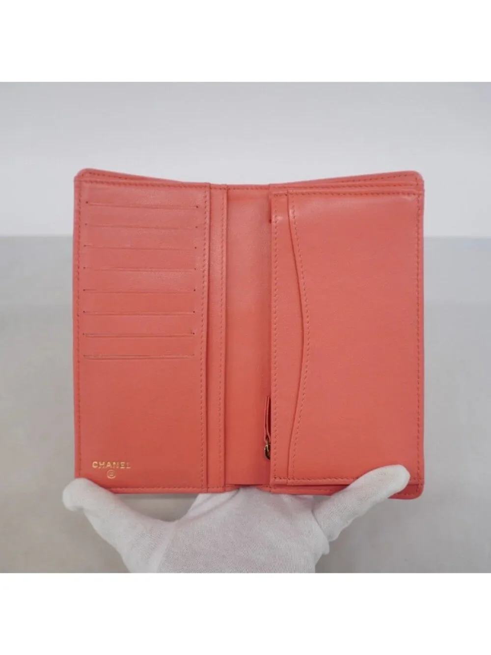 CHANEL wallet matelasse