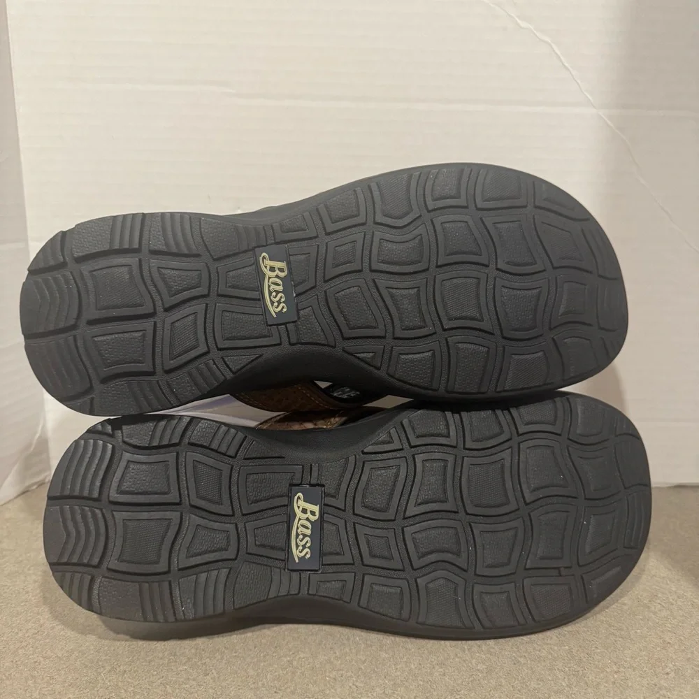 Bass straps soles textured