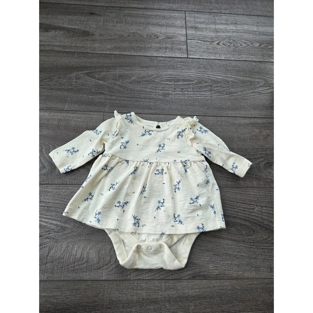 Baby gap romper 0-3 mos‎
