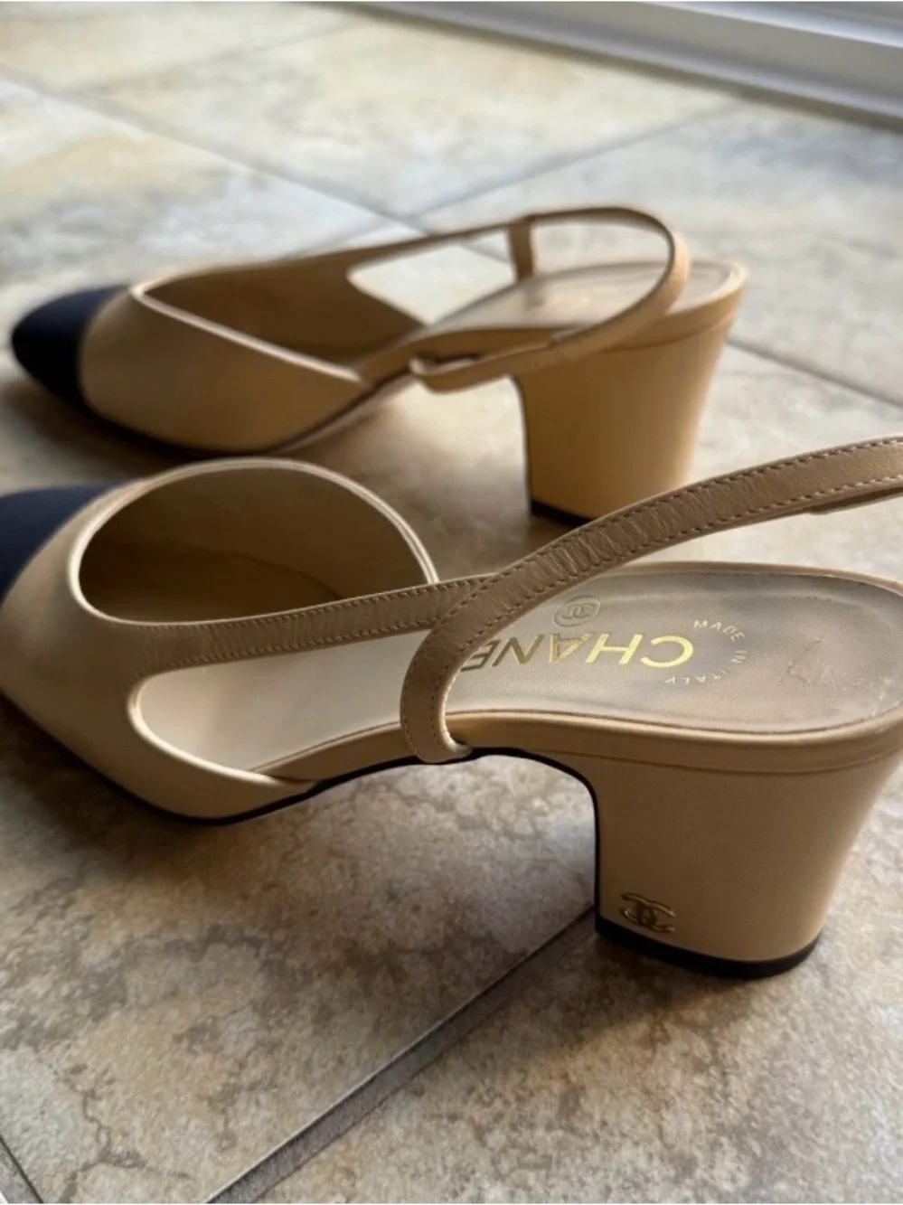 CHANEL classic slingback