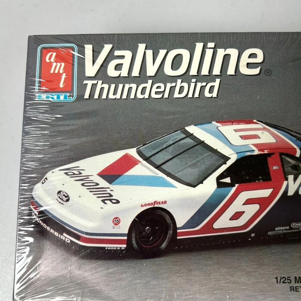 AMT ERTL Valvoline Thunderbird Model Kit 1/25 Scale 8756 NEW‎ Sealed 1992 USA