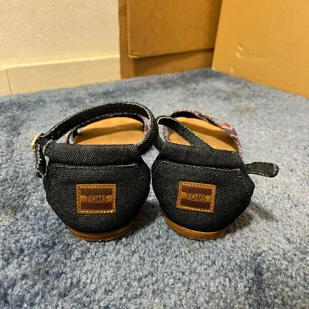 TOMS Criss Cross Ankle Strap Tribal Sandals