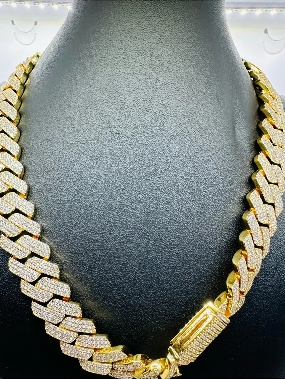 N/A bold gold
