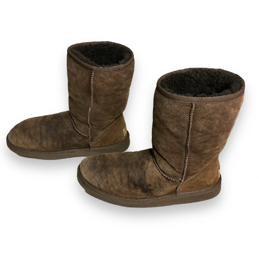 UGG Chocolate Brown Classic Short Boot Size 9