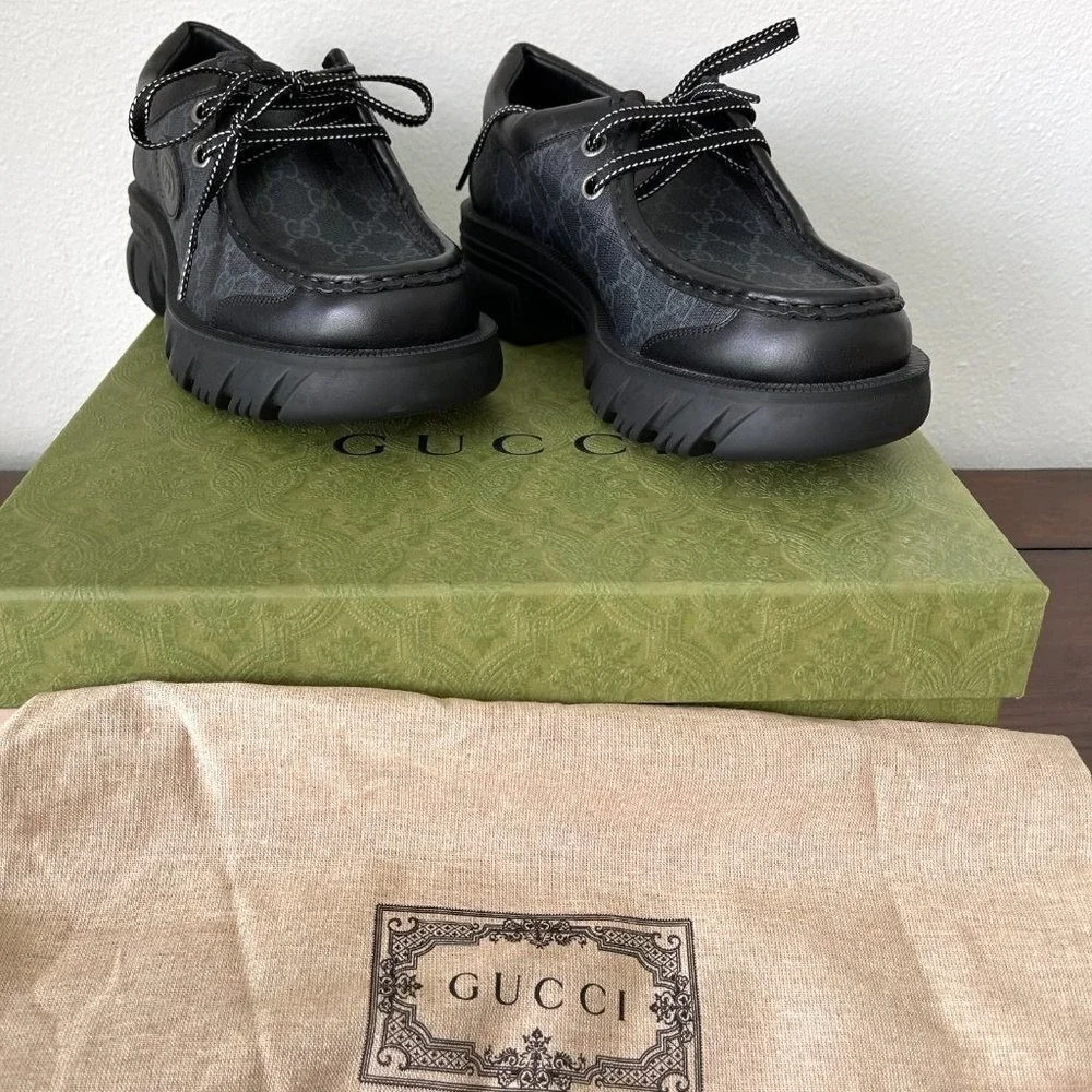 Gucci black gg