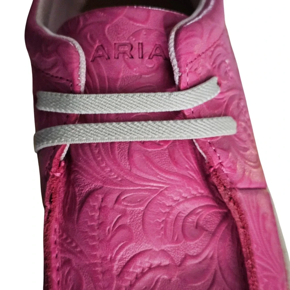 Ariat hilo casual