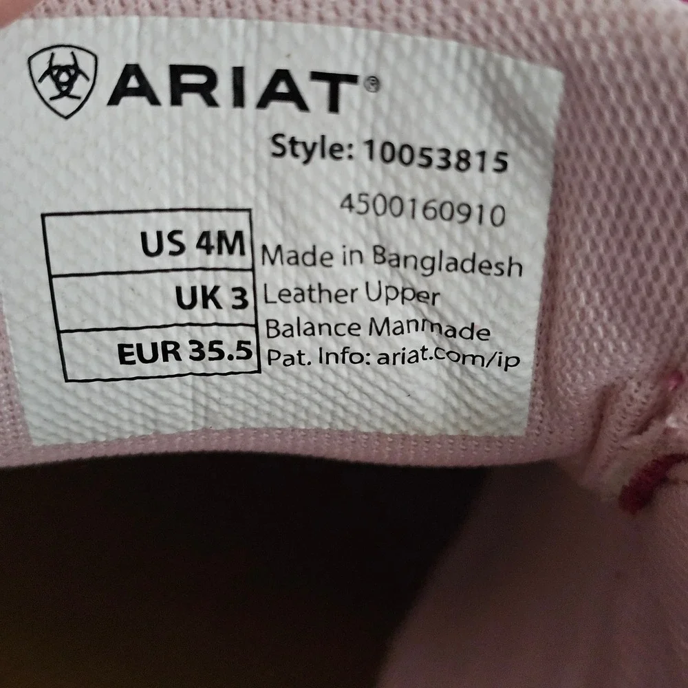 Ariat hilo casual