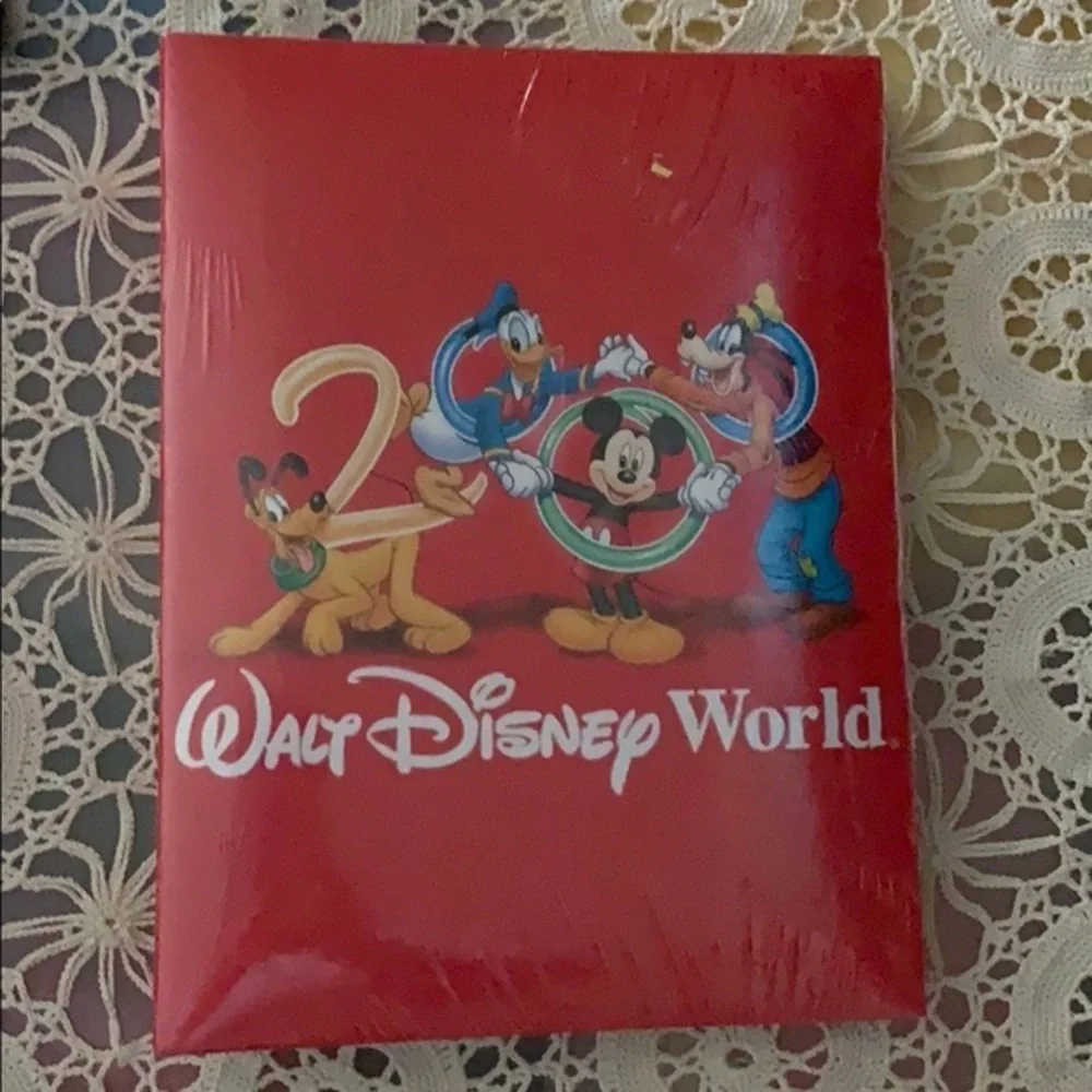 2000 Red Walt Disney World Photo Album New