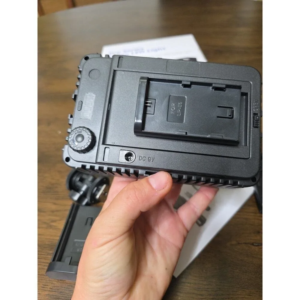 Precision Design Digital Camera Camcorder LED‎ Video Light LE-168A B2