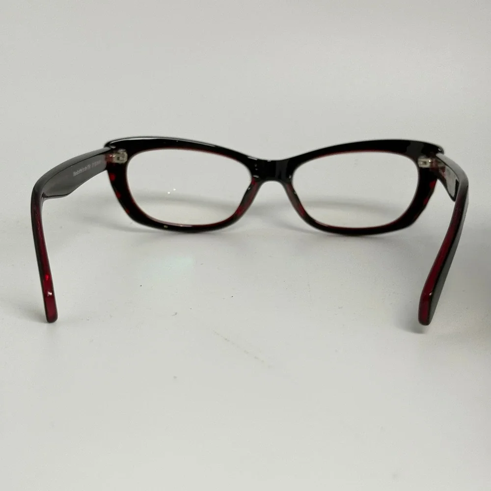 Frieze Frames measurements eye