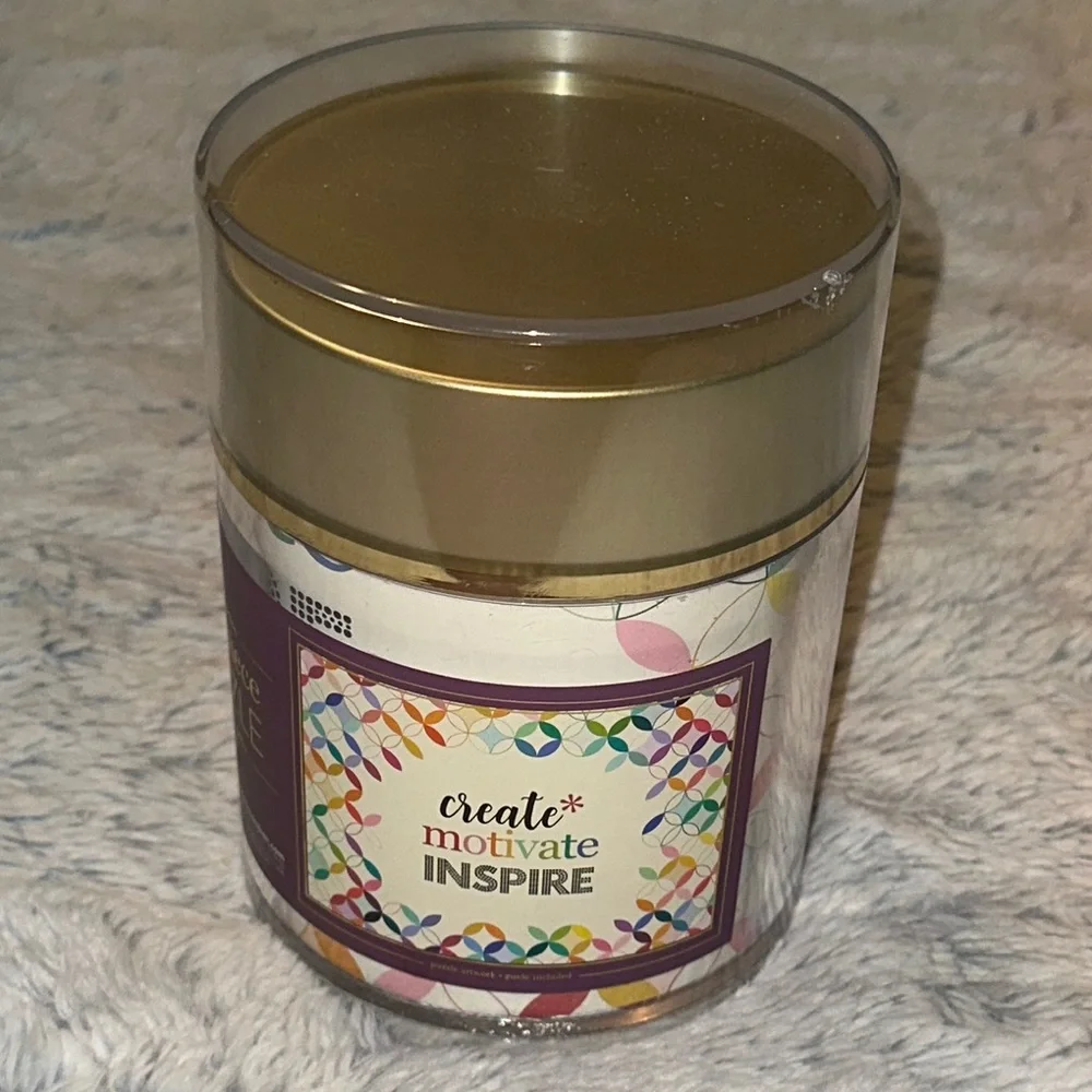 Erin Condren Create Motivate Inspire Bath Soak with‎ Gold Lid