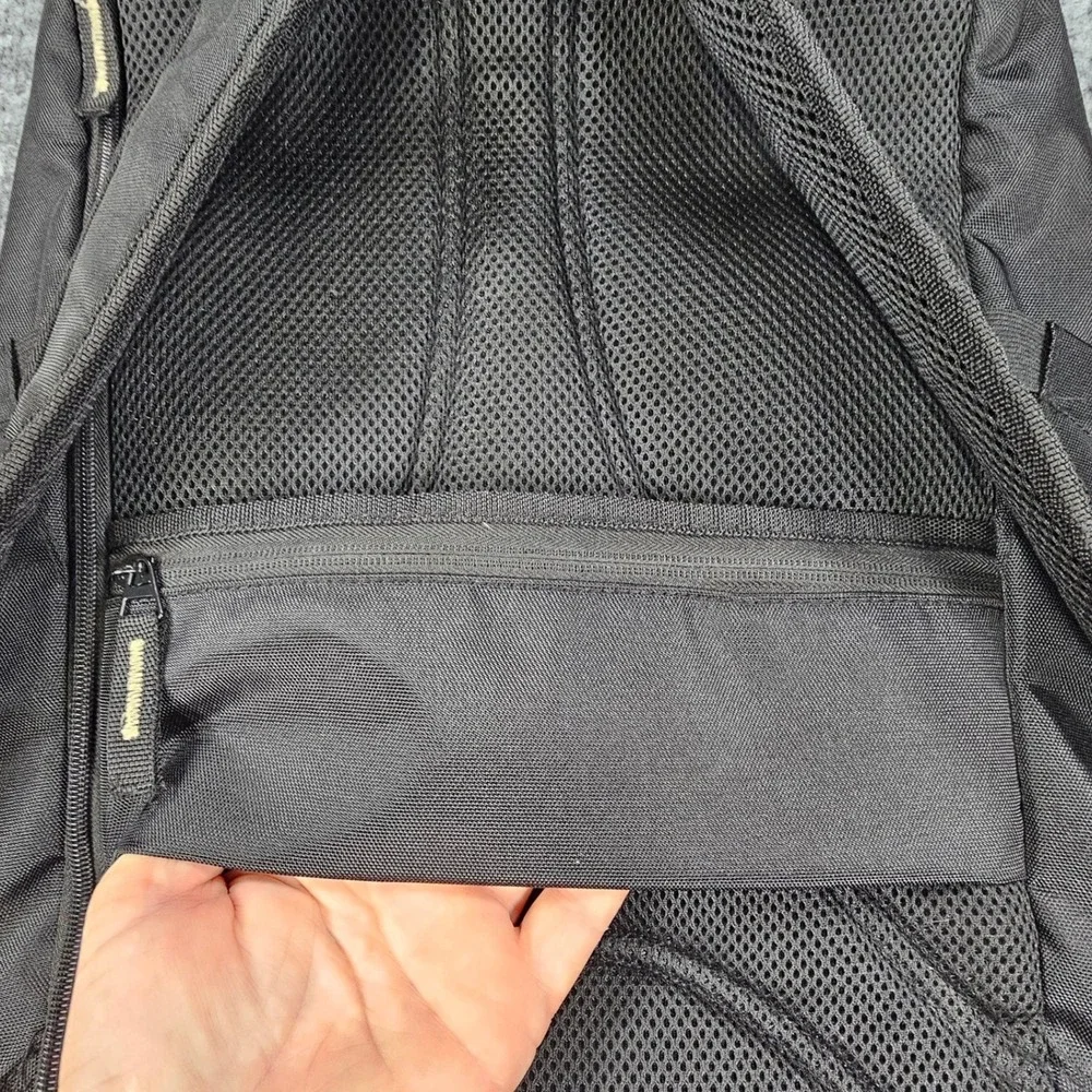 Heritage Supply Company 100% zippers
