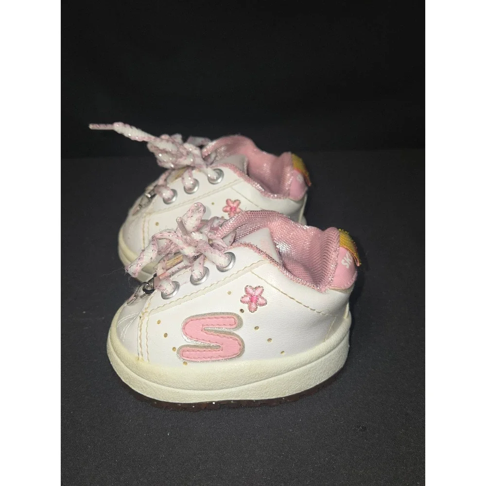 Skechers adorable white