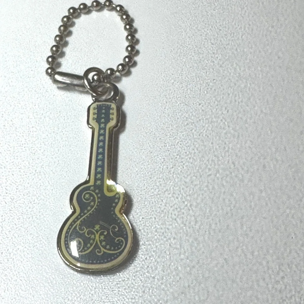 Hannah Montana Guitar Keychain‎ Charm 2008 Disney Collectible Musical Instrument