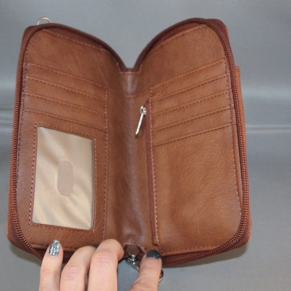 Relic crossbody cell