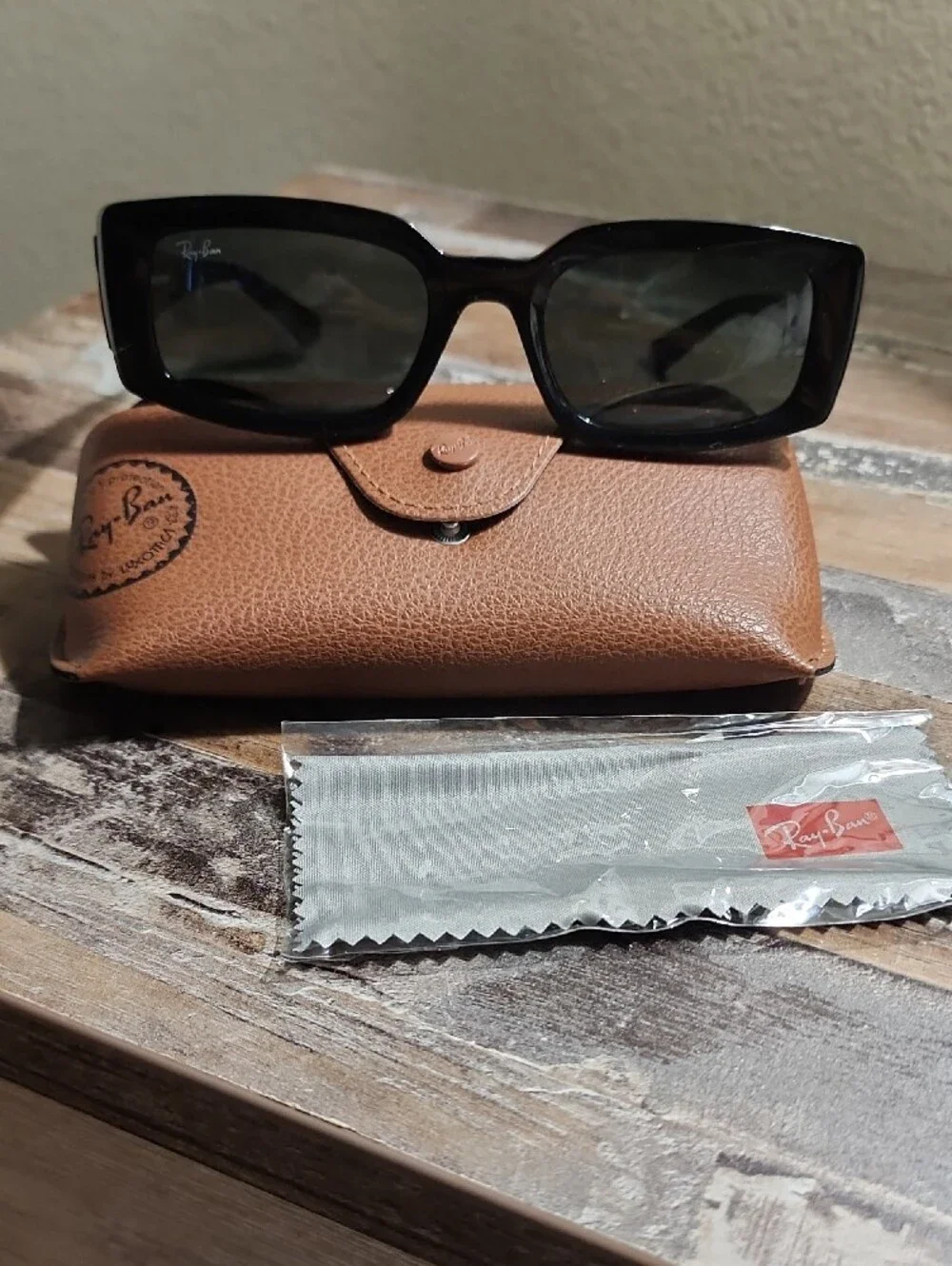 Ray-Ban sleek ray