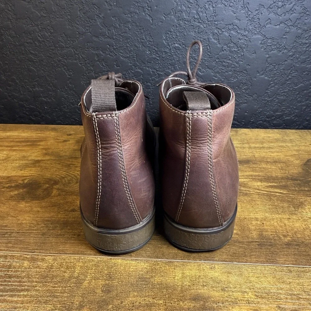 Clarks tilden top