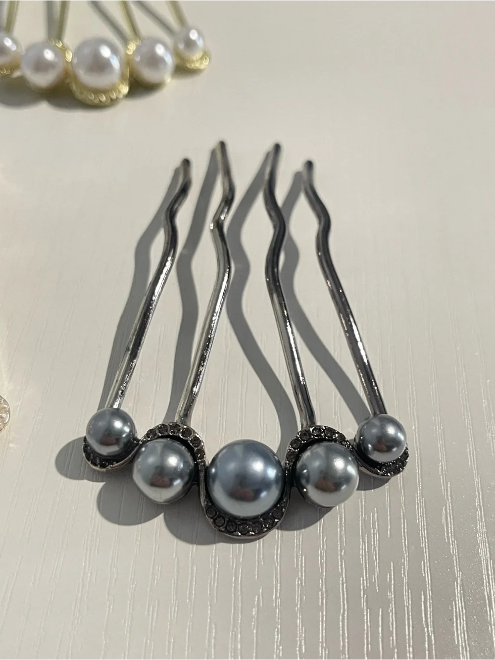 N/A elegant pearl