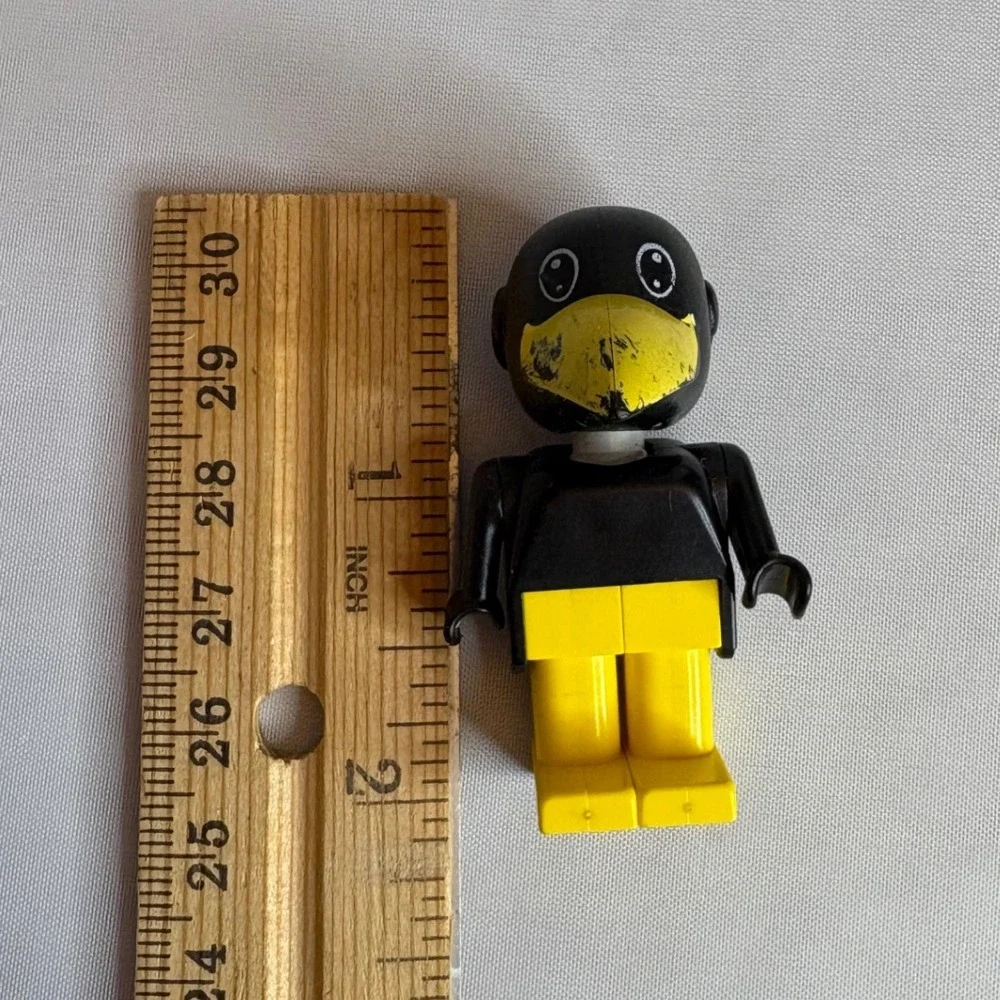 Vintage LEGO Charlie Crow Bird Minifigure Fabuland‎ Black Yellow Beak Kid Toy