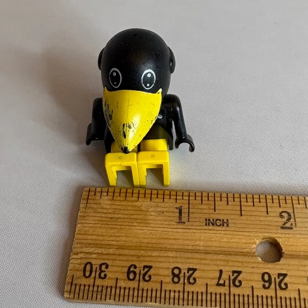 Vintage LEGO Charlie Crow Bird Minifigure Fabuland‎ Black Yellow Beak Kid Toy
