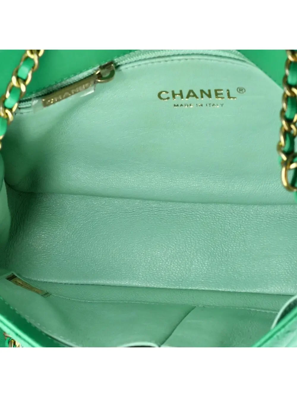 CHANEL elevate your