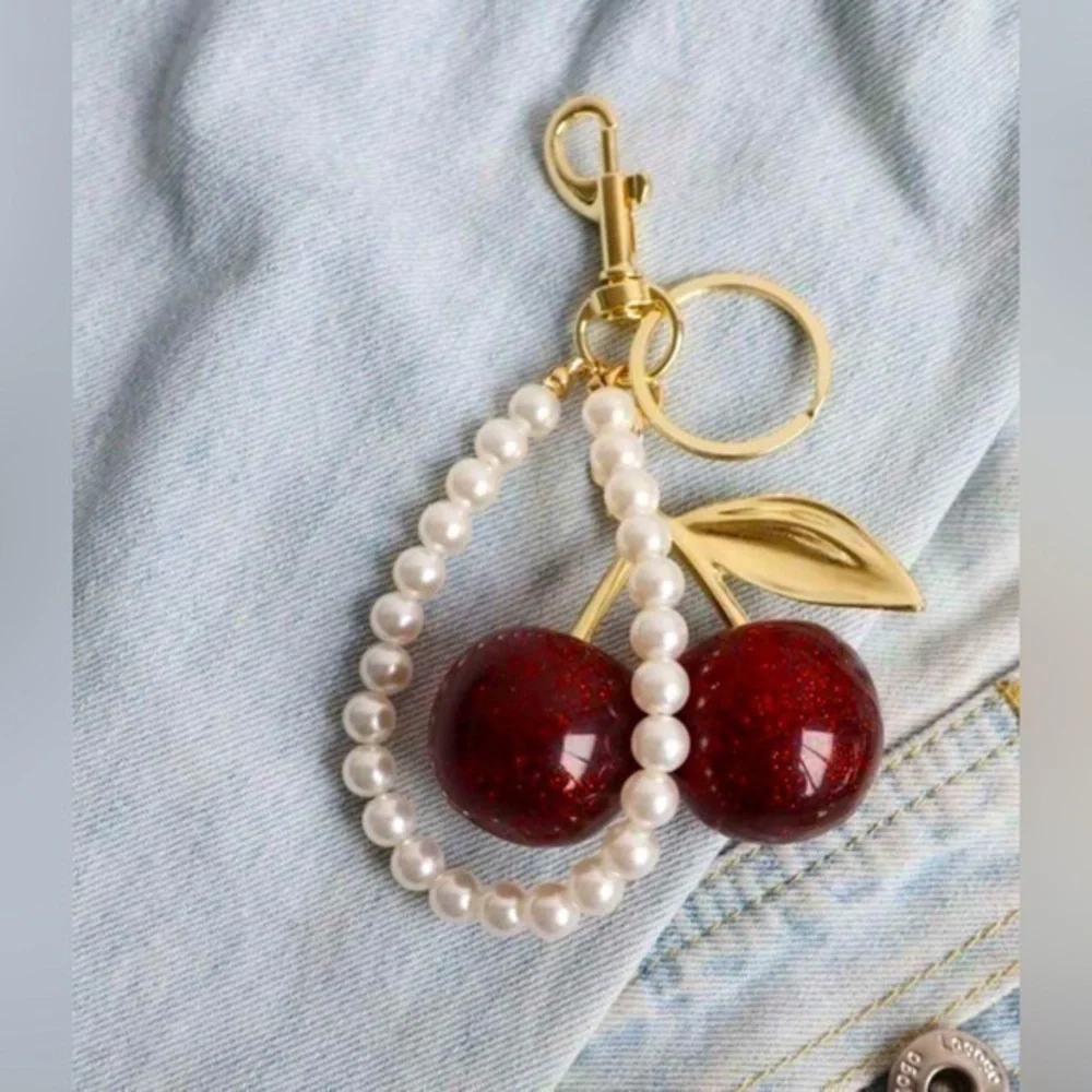 ✨NWT Sparkly Cherry 🍒 faux Pearl keychain C-closure pendant for purse wallet