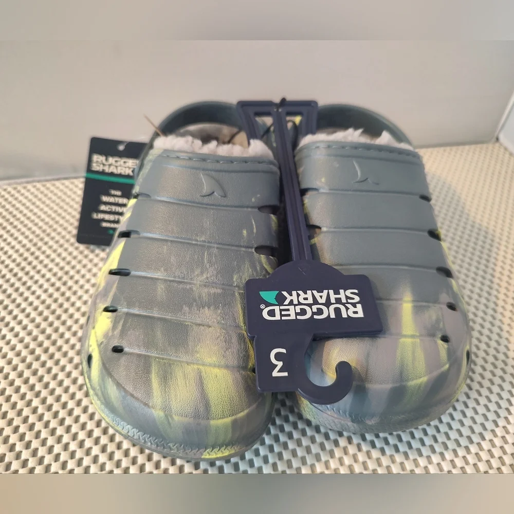 Rugged Shark Big Boys Size 3 Lined Clogs NWT Yellow/Gray
