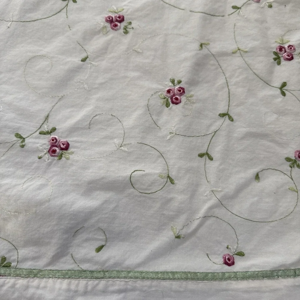 The Unbranded Brand embroidered flowers some