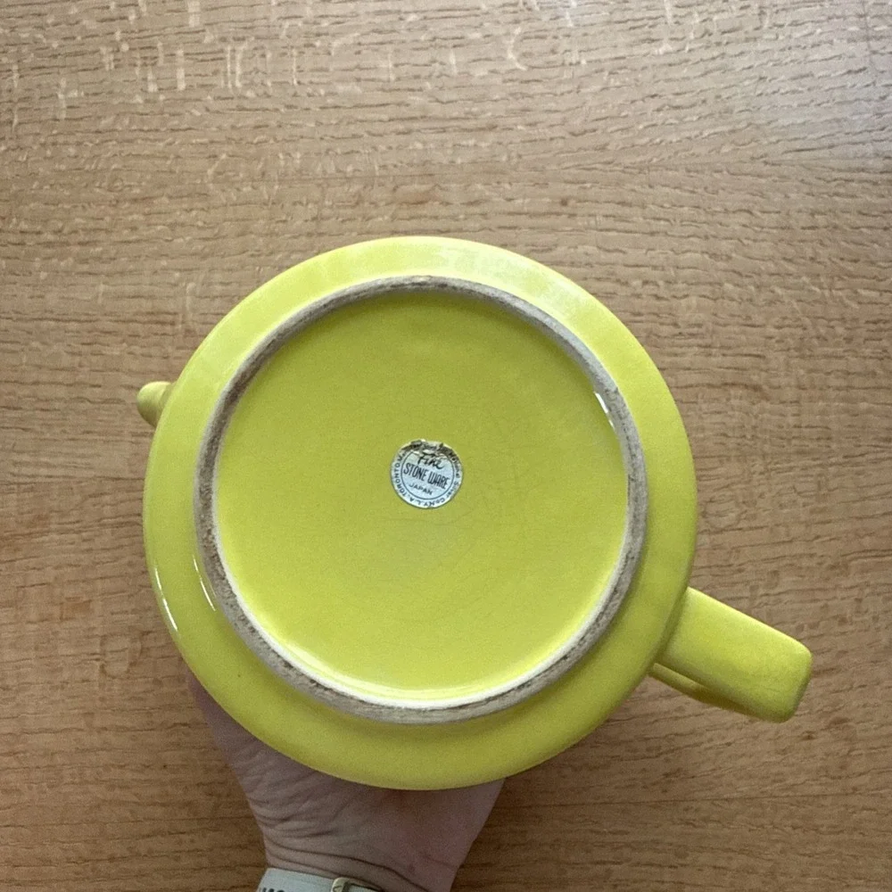 International Silver Company it brown lid