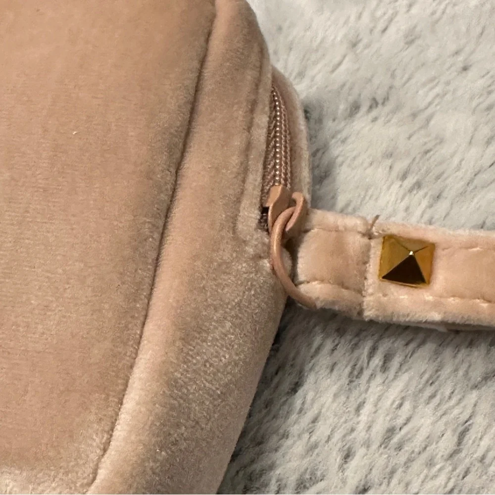 Valentino vlogo velvet