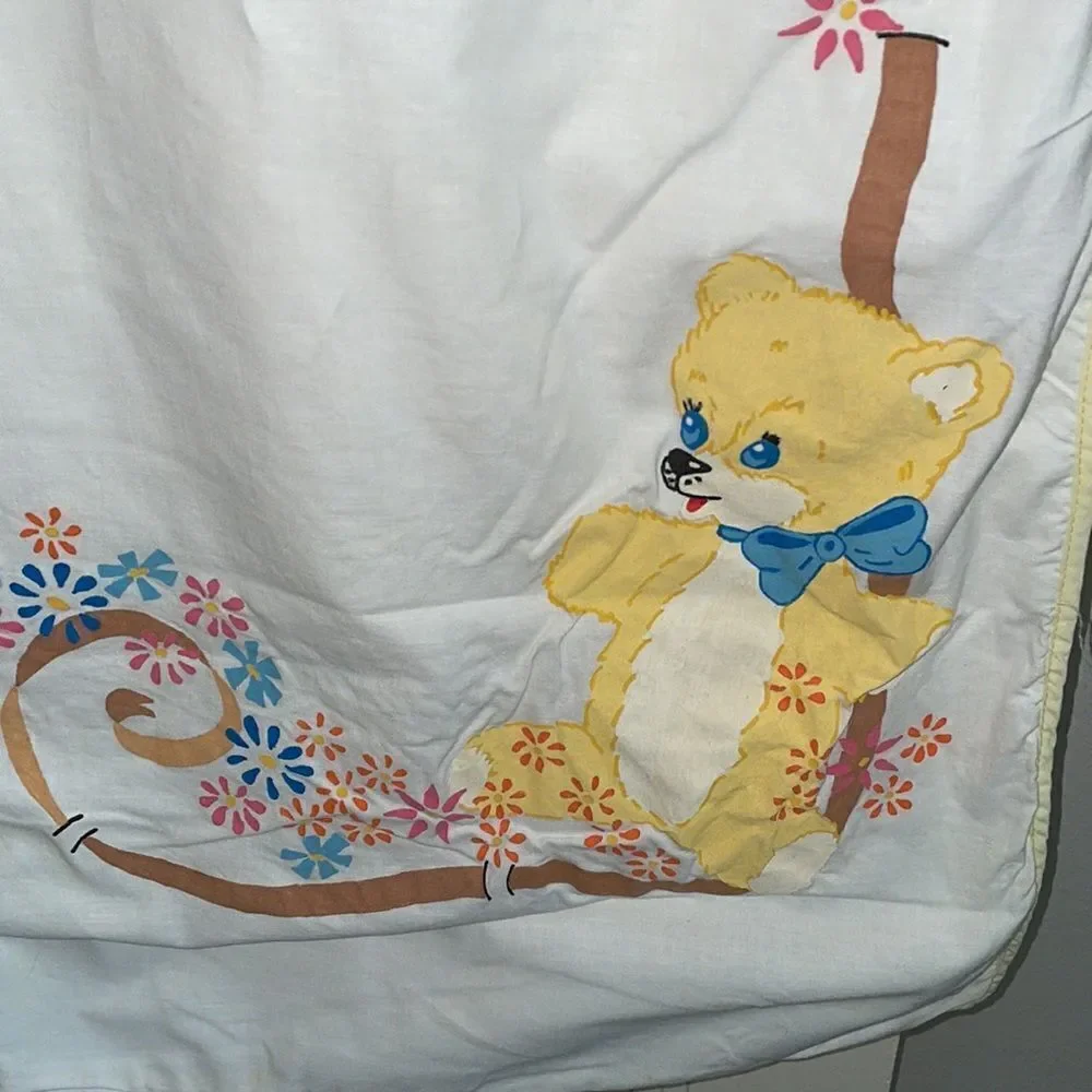 Vintage baby/toddler white duvet cover with painted on teddy bears & flowers‎