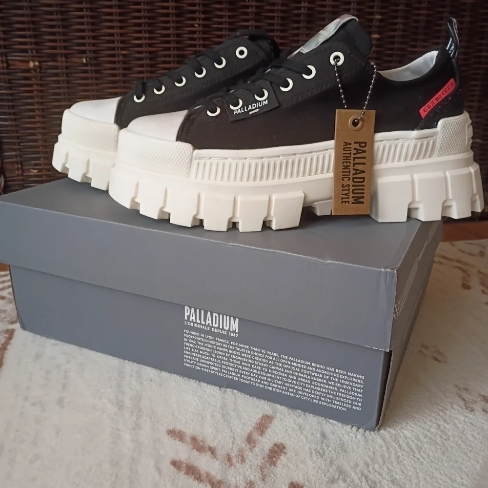 Palladium stylish platform