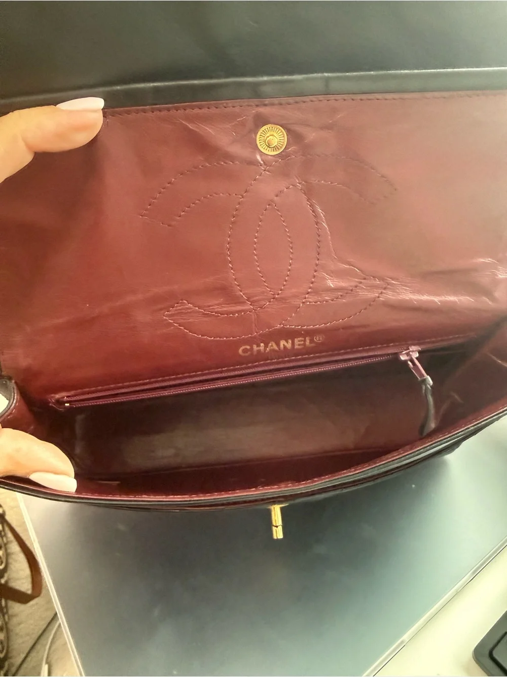 CHANEL Black Quilted Leather Shoulder Bag with Gold Chain Strap