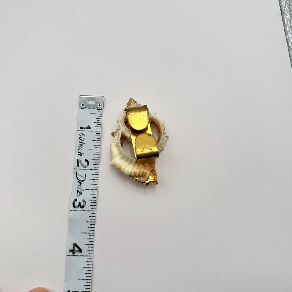 Vintage Y2K Center Cut Frilled Frog Seashell Tie Clip Gold‎ Tone Trim Statement