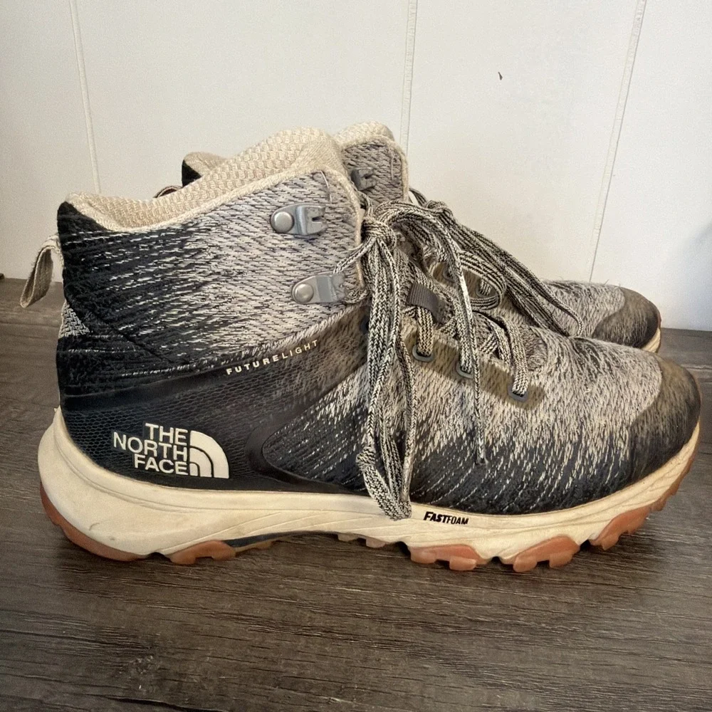 The North Face hesitate details appear