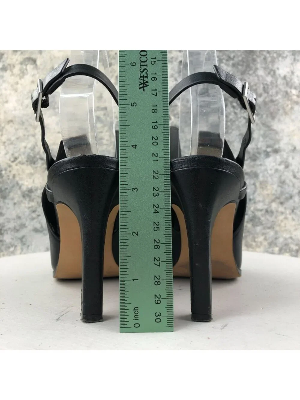 Vince Camuto women neveah