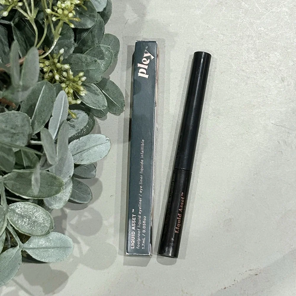 N/A liquid eyeliner