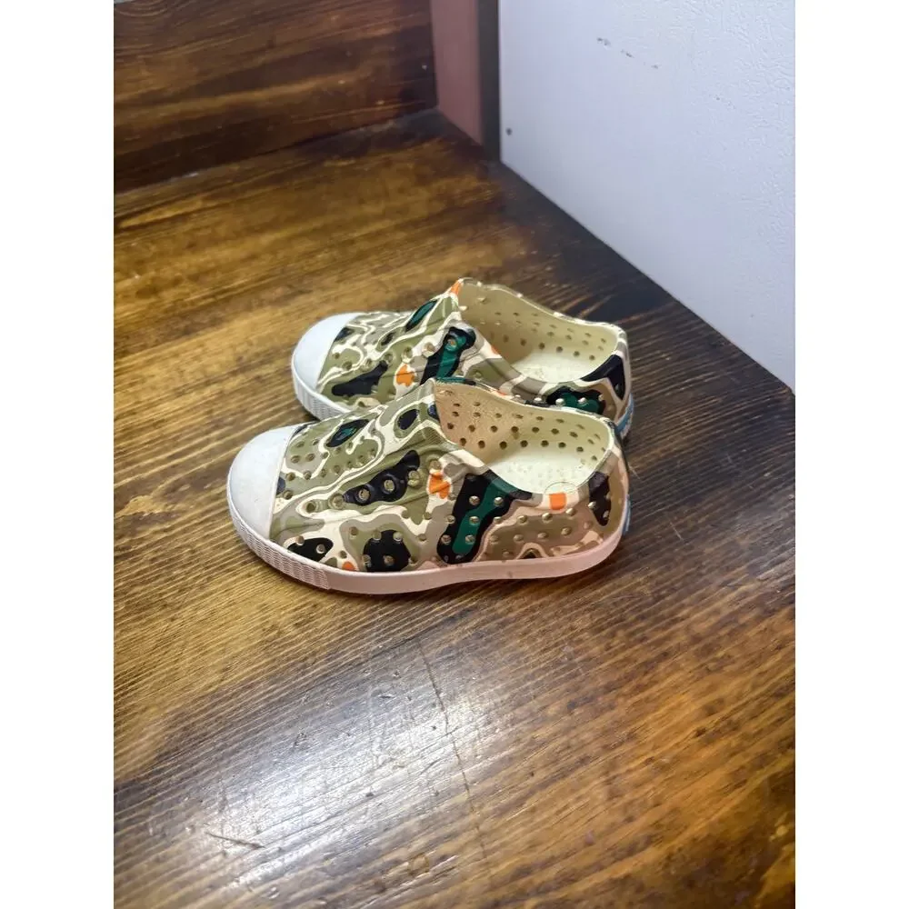 Native‎ Slip On Shoes Size C6
