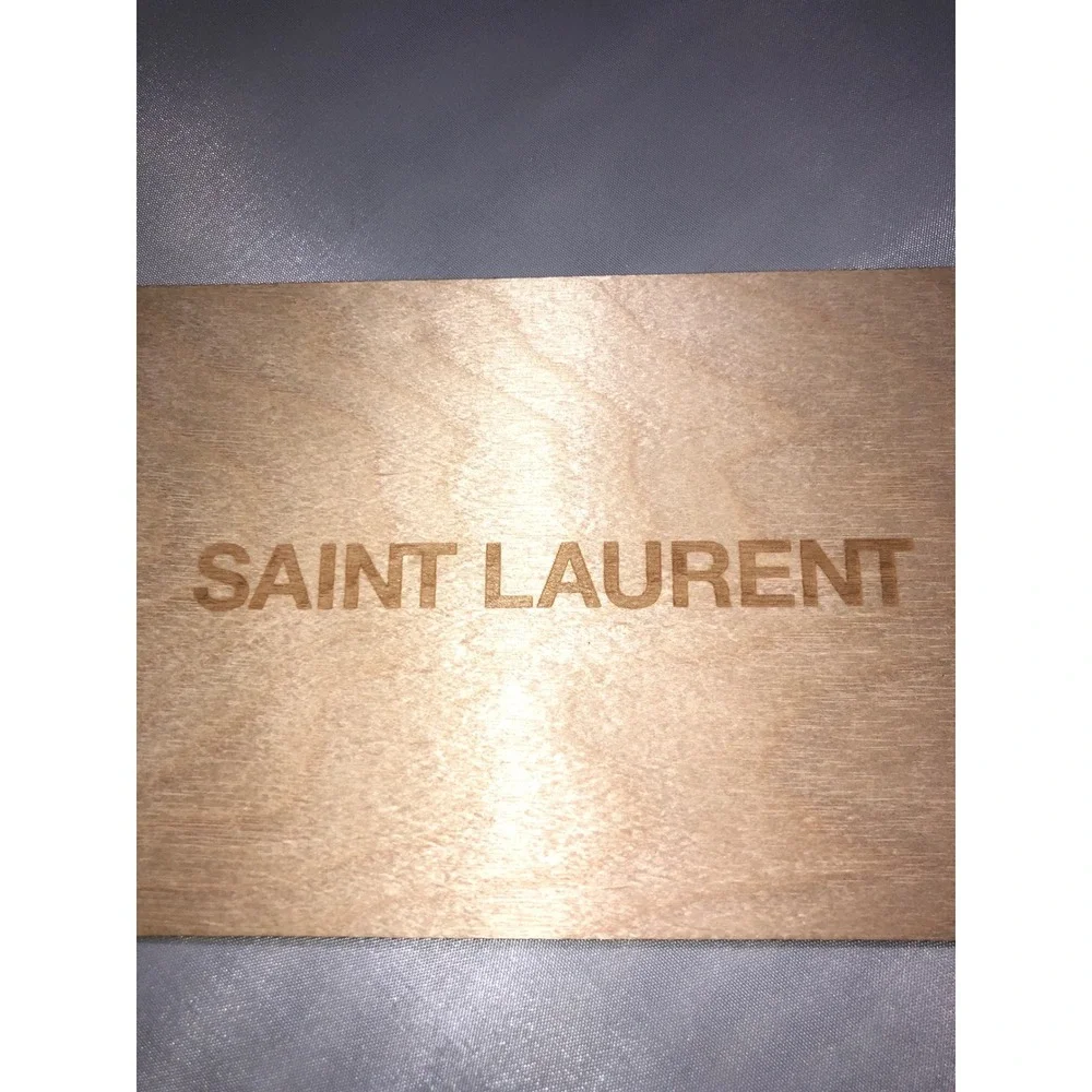 Saint Laurent minimalist accessory sans