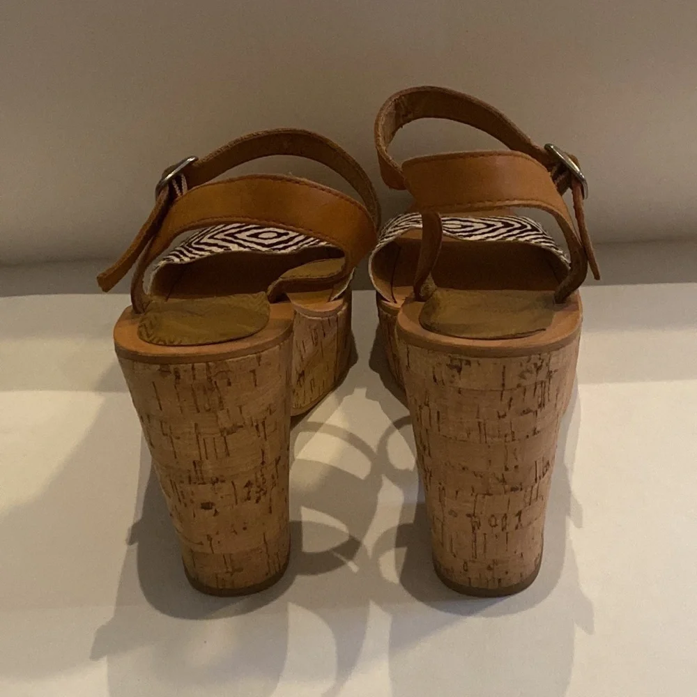 Dolce Vita Tan Leather & Black White Pattern Cork Platform Sandals
