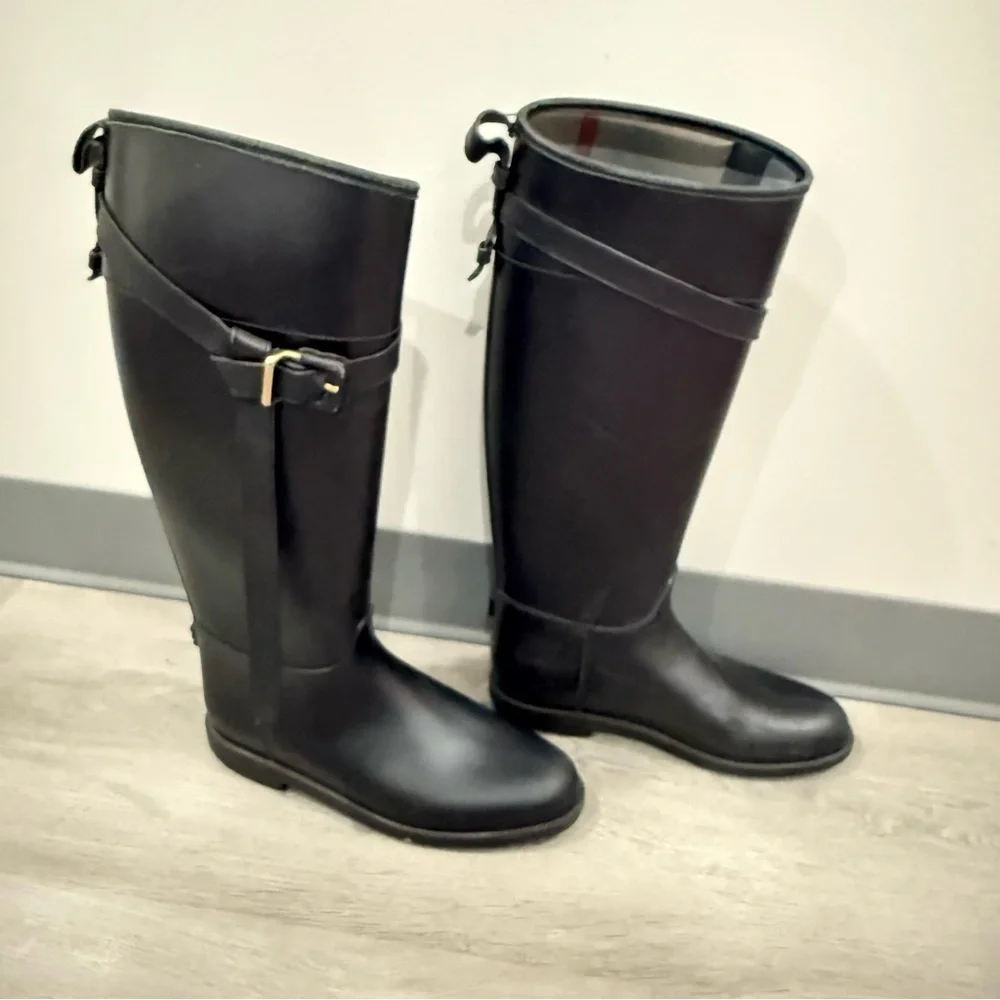 Burberry Riding Rain Boots Roscot in Black Rubber