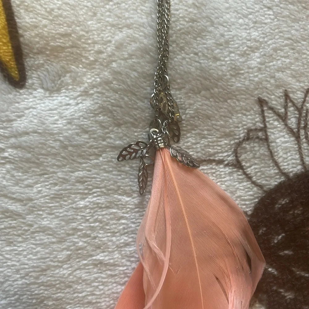 N/A pink feathers