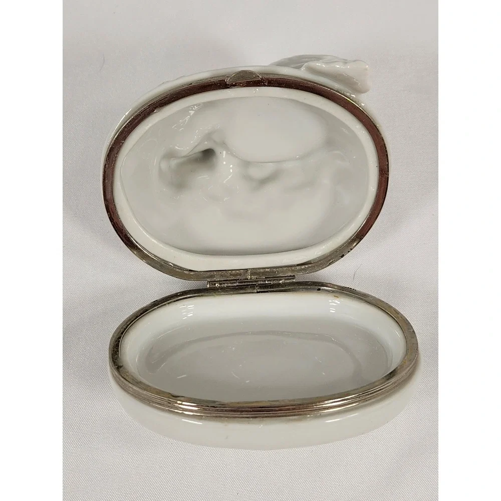 N/A vtg white