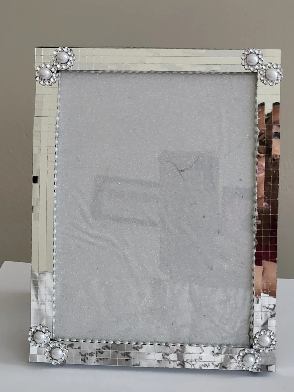 Pearl-Embellished Silver Mosaic Picture Frame