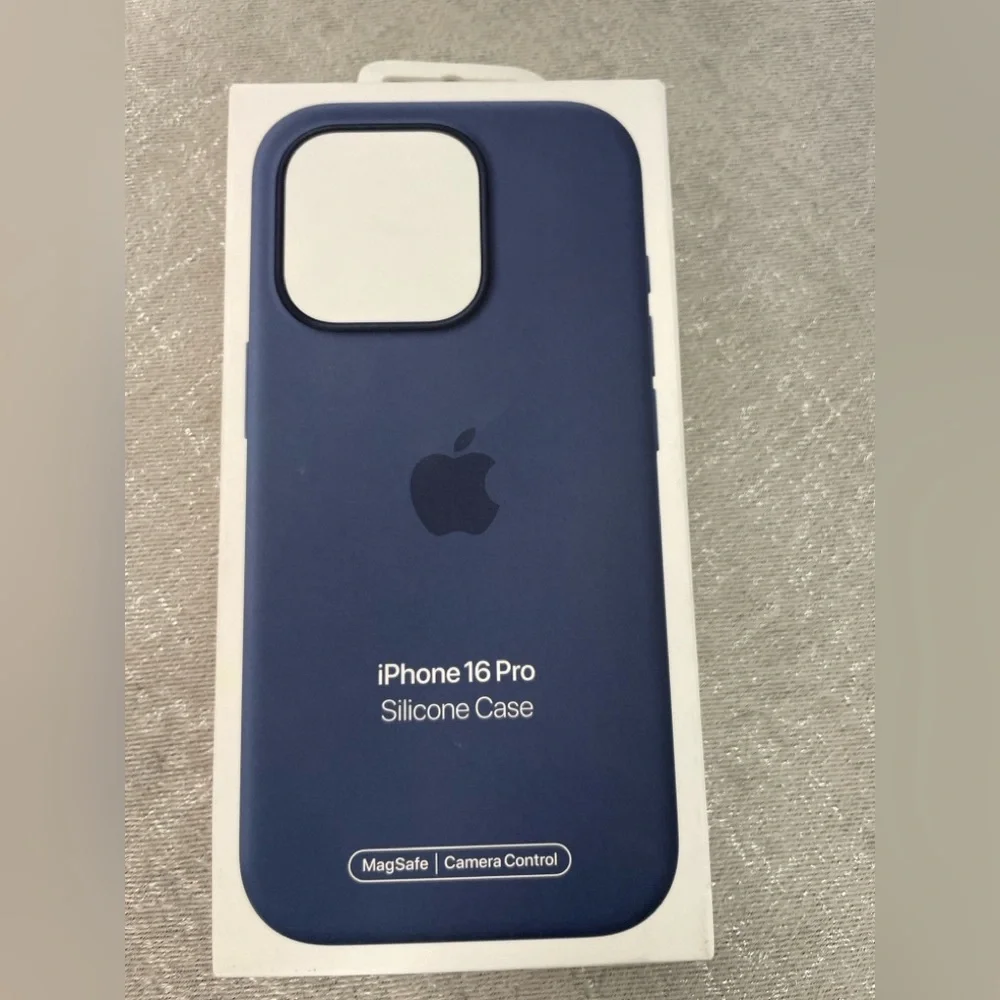 iPhone 16 Pro Silicone Case Denim MagSafe+Camera Control Apple. New in Box(F3)✨✨