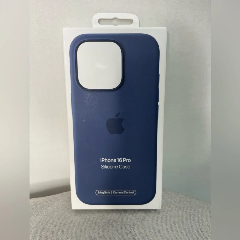 iPhone 16 Pro Silicone Case Denim MagSafe+Camera Control Apple. New in Box(F3)✨✨