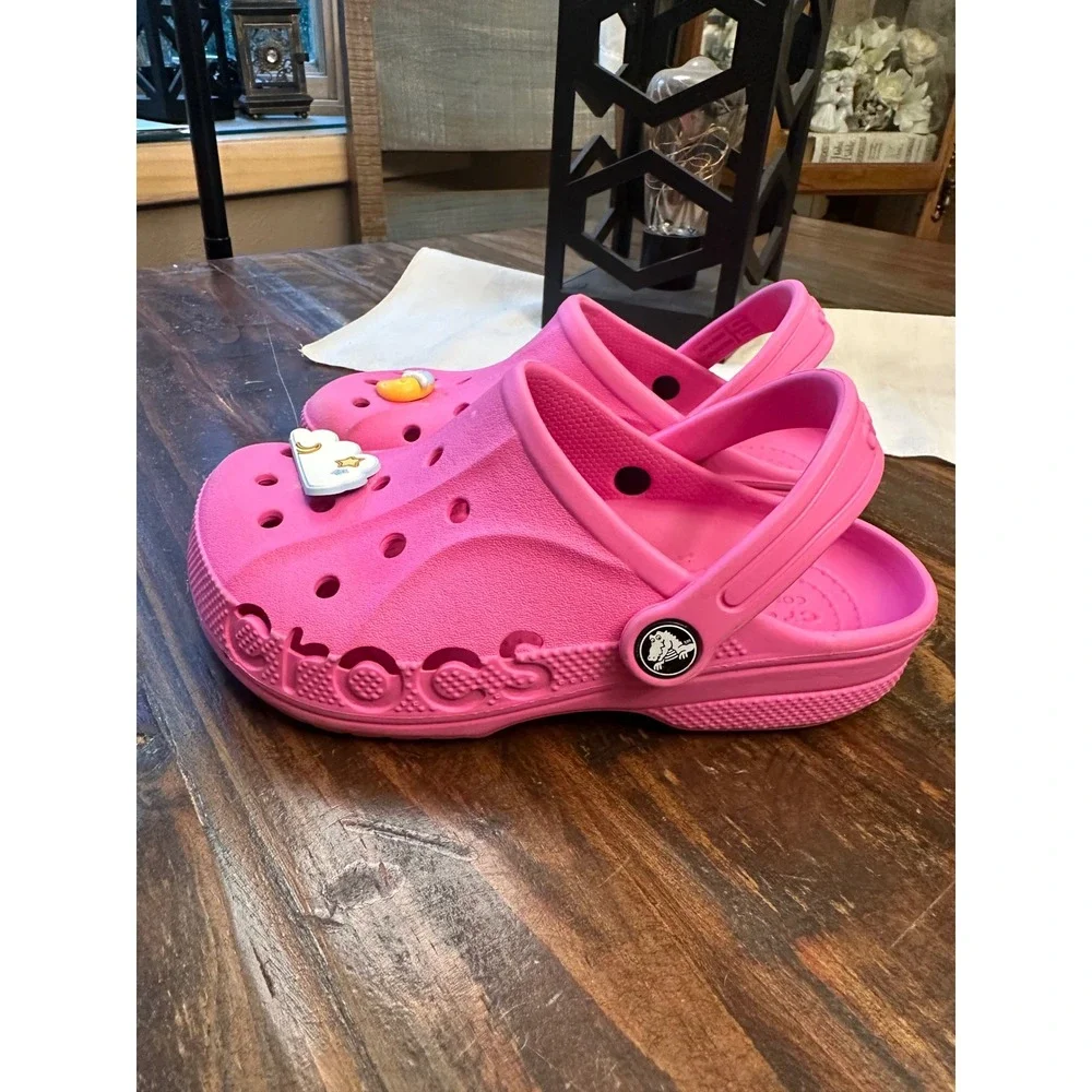 CROCS textured major color