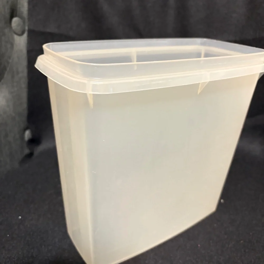 Tupperware this container