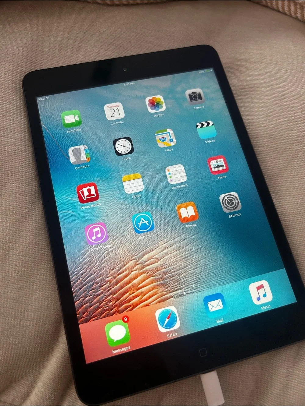 Apple design compact